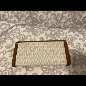Micheal Kors Wallet